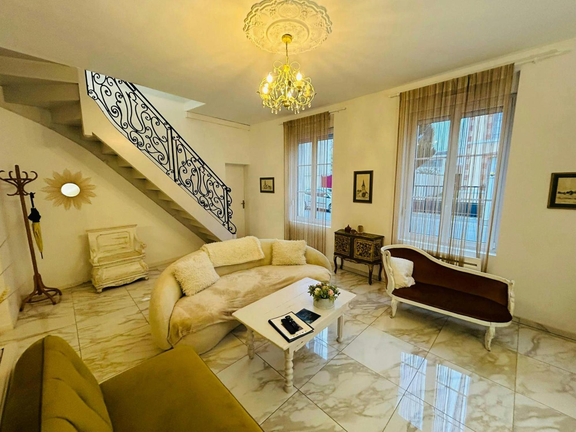 Magnifique Maison Dartiste La Maison Aerts 兰斯 外观 照片